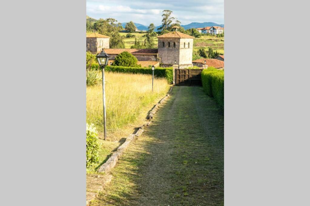 ¡Nuevo! Espectacular casona a 50 metros de la Colegiata Villa Santillana del Mar Exterior foto